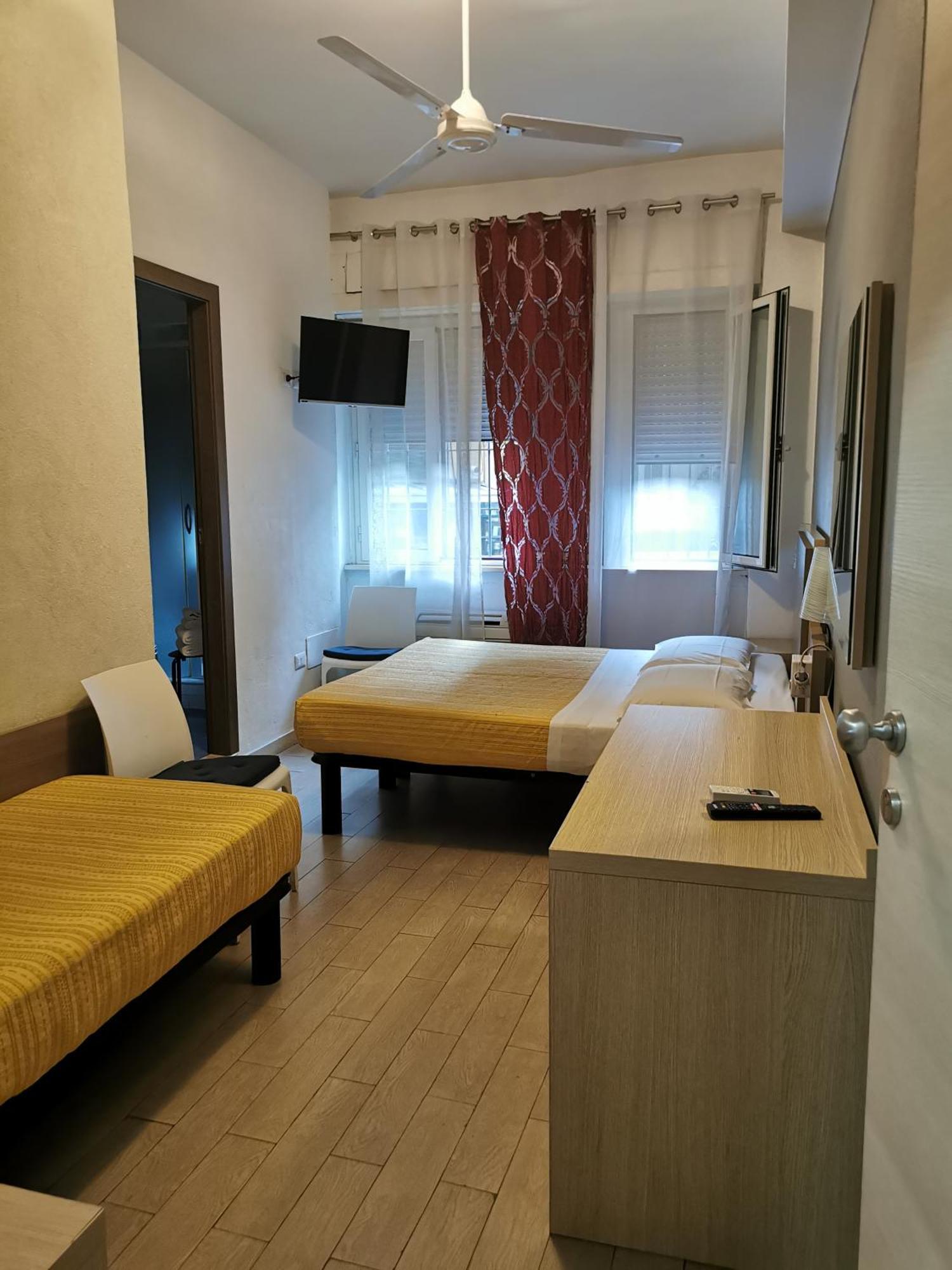 Hotel Bissi Milão Quarto foto